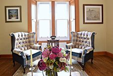 Others JOIVY Gorgeous Two Bedroom Apartment With Castle Views