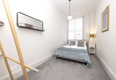 Others 5 JOIVY Iconic Cockburn Street 4 Bedroom Apartment: Heart of Old Town