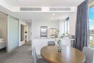 Lainnya 4 2 Bedroom Modern Apartment in Chatswood