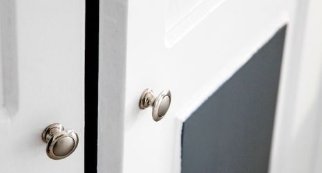 Others 2 White Side Suites