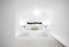 Others 7 White Side Suites