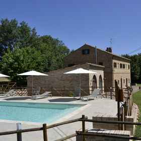 Primary image1弗雷斯塔爾路堤農莊飯店,Bolognola飯店