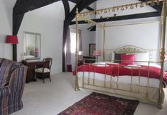 Others 7 The Old Vicarage