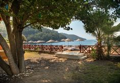 Others 6 Eden Bungalows and Beach