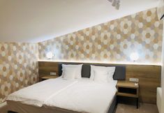 기타 3 Ermine Suites