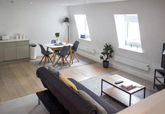 Others 7 Cosy Two Bed in Islington