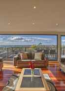 Primary image Georges Bay Luxury