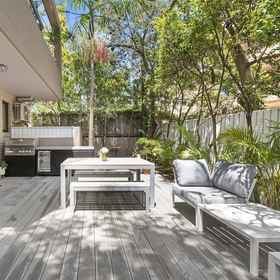 Primary image 1 Bondi Beach Garden Apartment, Wiley's Baths Hotels