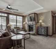 Others 3 Crystal Peak Lodge 2 Bedroom Ski in, Ski out Slopeside Condo at the Base of Peak 7