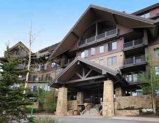 Others 2 Crystal Peak Lodge 3 Bedroom Ski in, Ski out Slopeside Condo at the Base of Peak 7