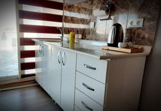 Others 5 Stone House