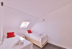 Khác 7 3 House Apart