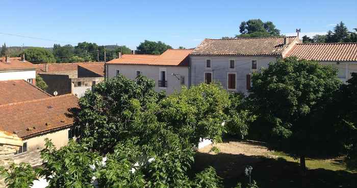 Others Olonzac. Chambres d hôtes avec piscine