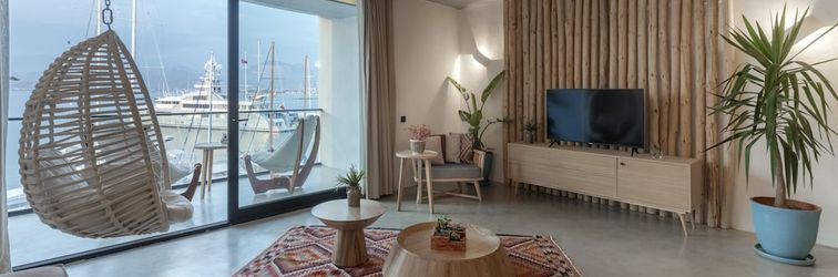 Khác Harbour Suites