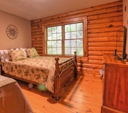 Others 7 Rippling Waters Lodge 3 Bedroom Cabin by RedAwning