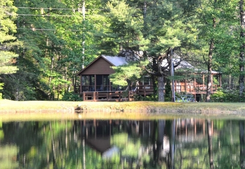 Others Rippling Waters Lodge 3 Bedroom Cabin by RedAwning