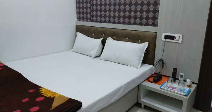 อื่นๆ Hotel Nikunj