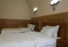 อื่นๆ 2 Cave Courtyard Homestay