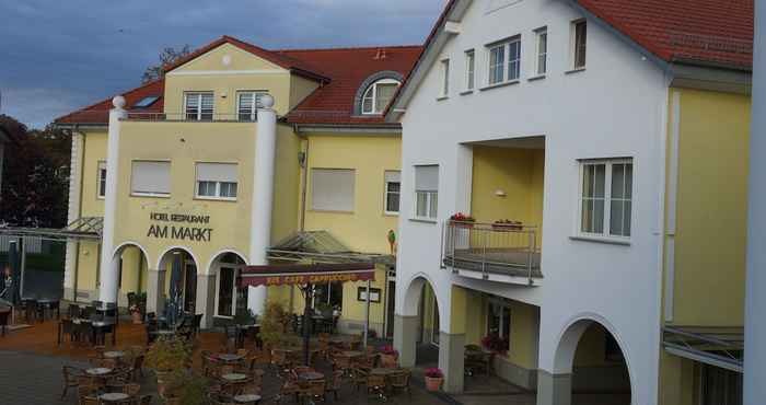 Lain-lain Warias Hotel & Restaurant