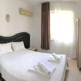 Room1月光公寓飯店,Karya Villa飯店