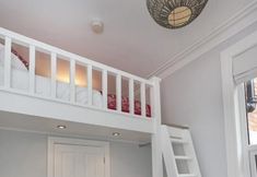 อื่นๆ 3 Fox Den