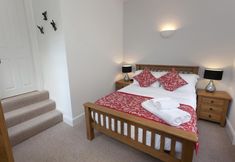 อื่นๆ 7 Fox Den