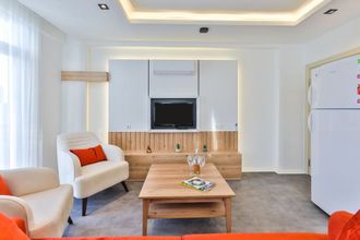 其他 4 Tugce Apart