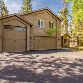 Primary image 1 Kinglet 28, Lava Lands Visitor Center Hotels