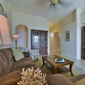 ภาพหลัก 1 บ้านพัก 4 ห้องนอน 3 ห้องน้ำ ในคาลาเบย์ พาร์ค, โรงแรม & ที่พัก Calabay Palms Villa