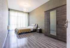 Others 2 Apartment on Saakadze Square