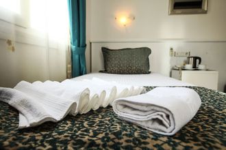 Others 4 Hubble Bubble Suit Hotel