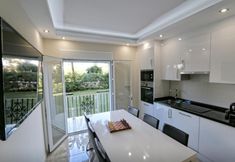 Lain-lain 6 Beachfront Urb. Luxury Apartment 1