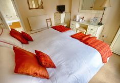 Lain-lain 6 Holcombe House