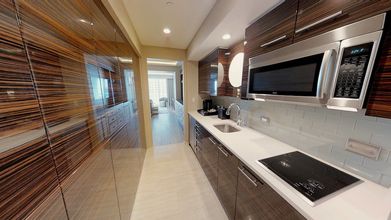 Others 4 Beachfront Condo in Central Beach