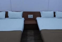 Others 6 Rajhuns Deluxe Lodging