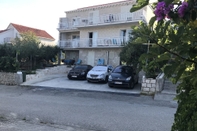 Lain-lain Apartments Badija