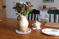 Others Trehane Farmhouse Bed and Breakfast, Working Farm