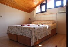 Others 2 Moonhouse Apartments