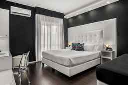 Reggia Suite Spa Hotel, Rp 1.613.516