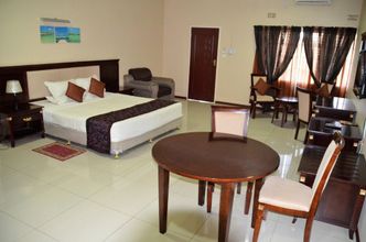 其他 4 Riverside Apartments