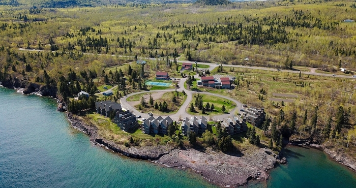 Lain-lain Surfside on Lake Superior