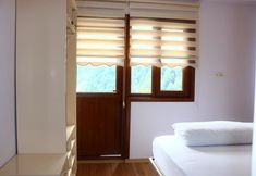 기타 3 Koroglu Apart