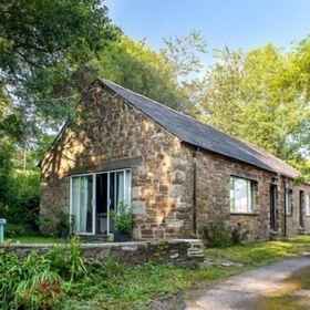 Primary image 1 Coombe Farm, Deviock Hotels