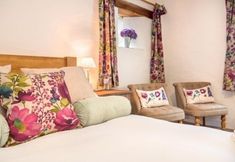 Others 7 Coombe Farm