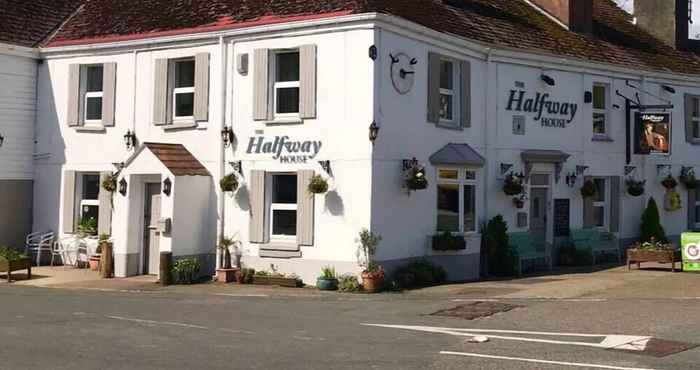 Lainnya The Halfway House Pub and Kitchen