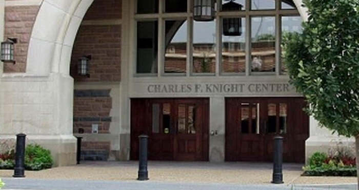 Khác The Charles F. Knight Center