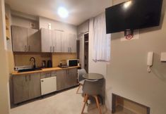 Others 5 Studio Doris