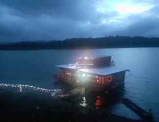 Lainnya 2 Boat House Suriya