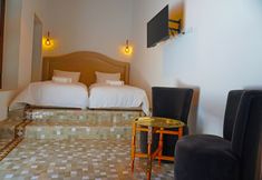 기타 7 Riad Dar Fama