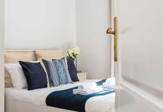 Lain-lain 4 Square Apartment - LoftAffair